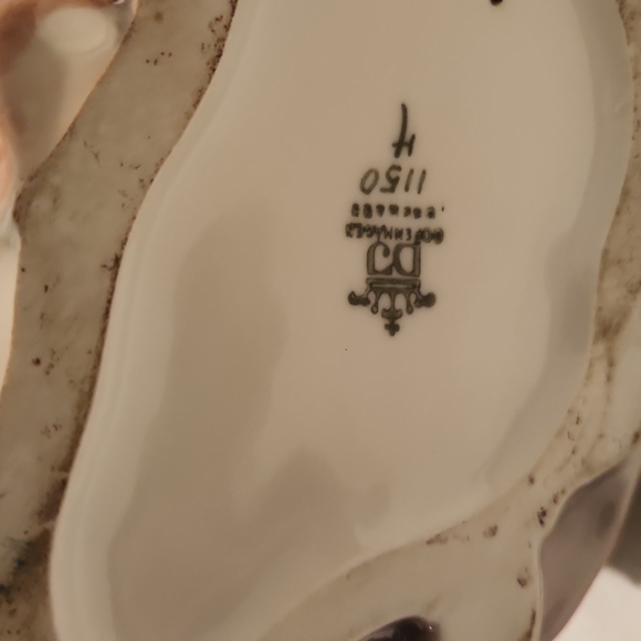 Dahl Jensen Copenhagen 1150 Fish Seller Lady Sitting on a Barrel Figurine. - Picture 5 of 9